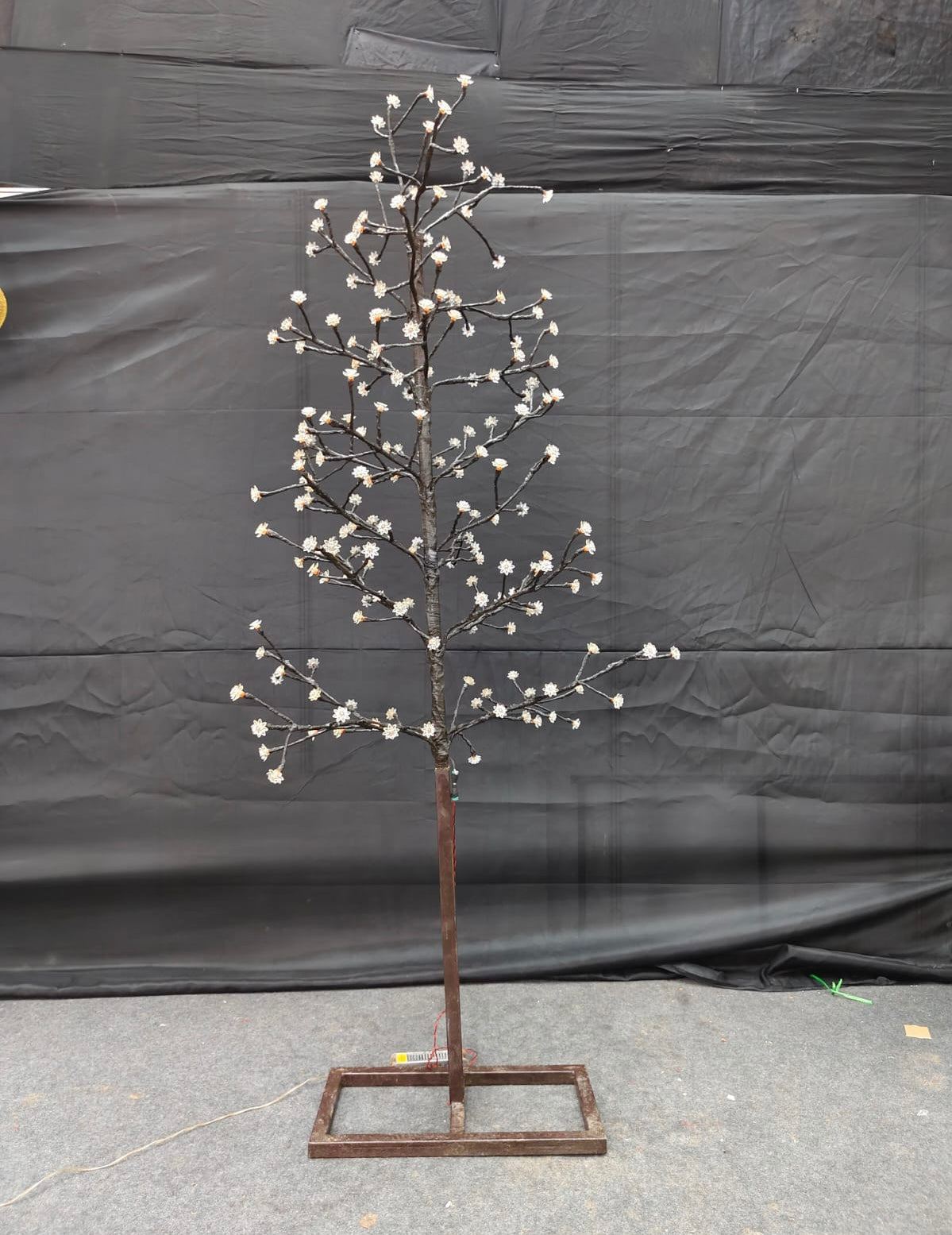 LIGHT TREE 7.5 Feet