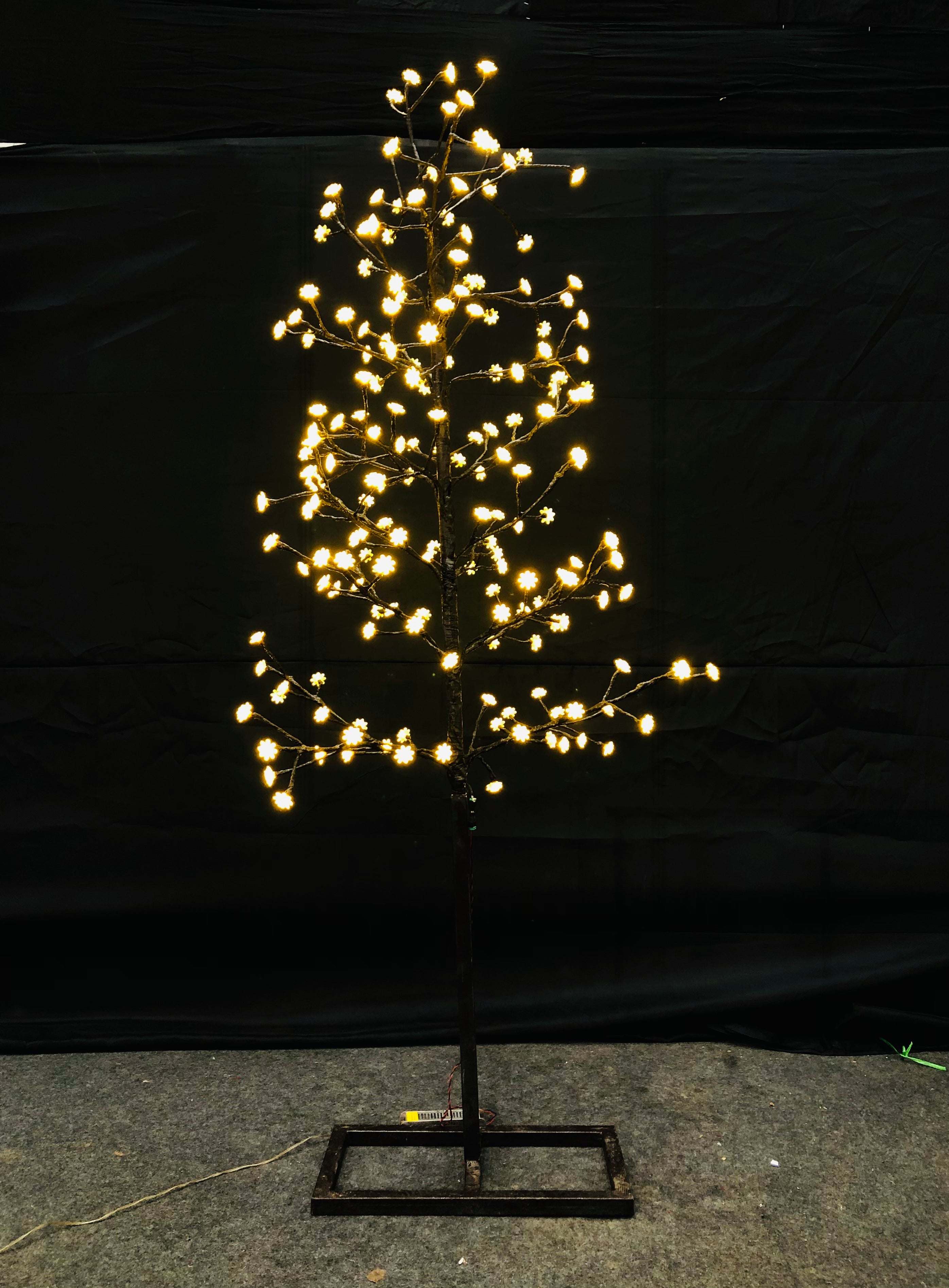 LIGHT TREE 7.5 Feet