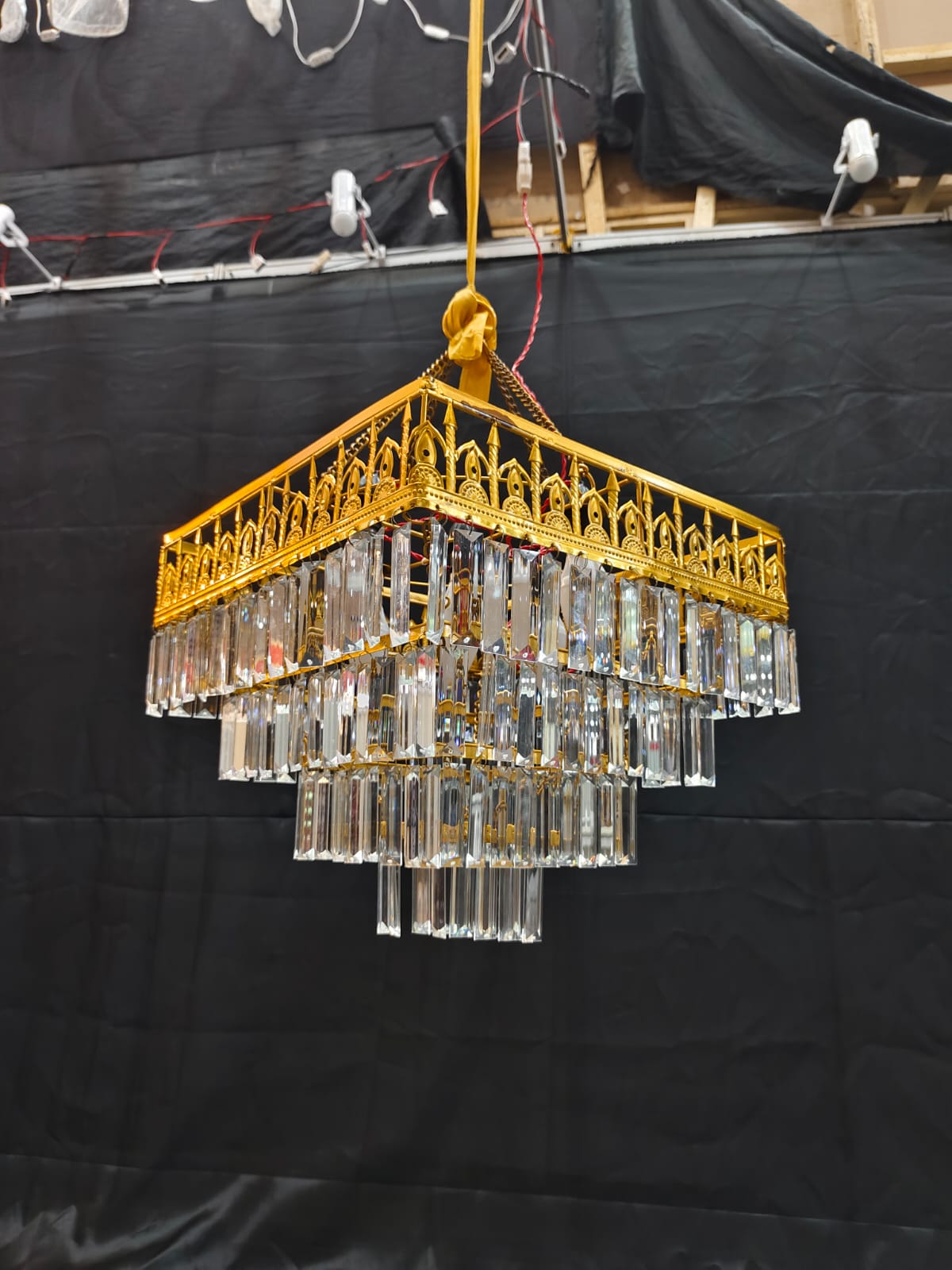 PATRI SQUARE SHAPE CHANDELIER WITH VEL