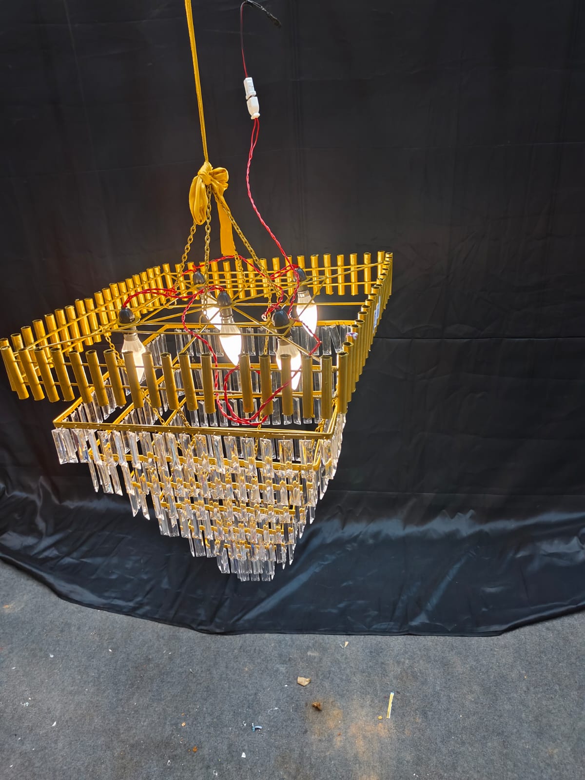 PATRI SQUARE CHANDELIER