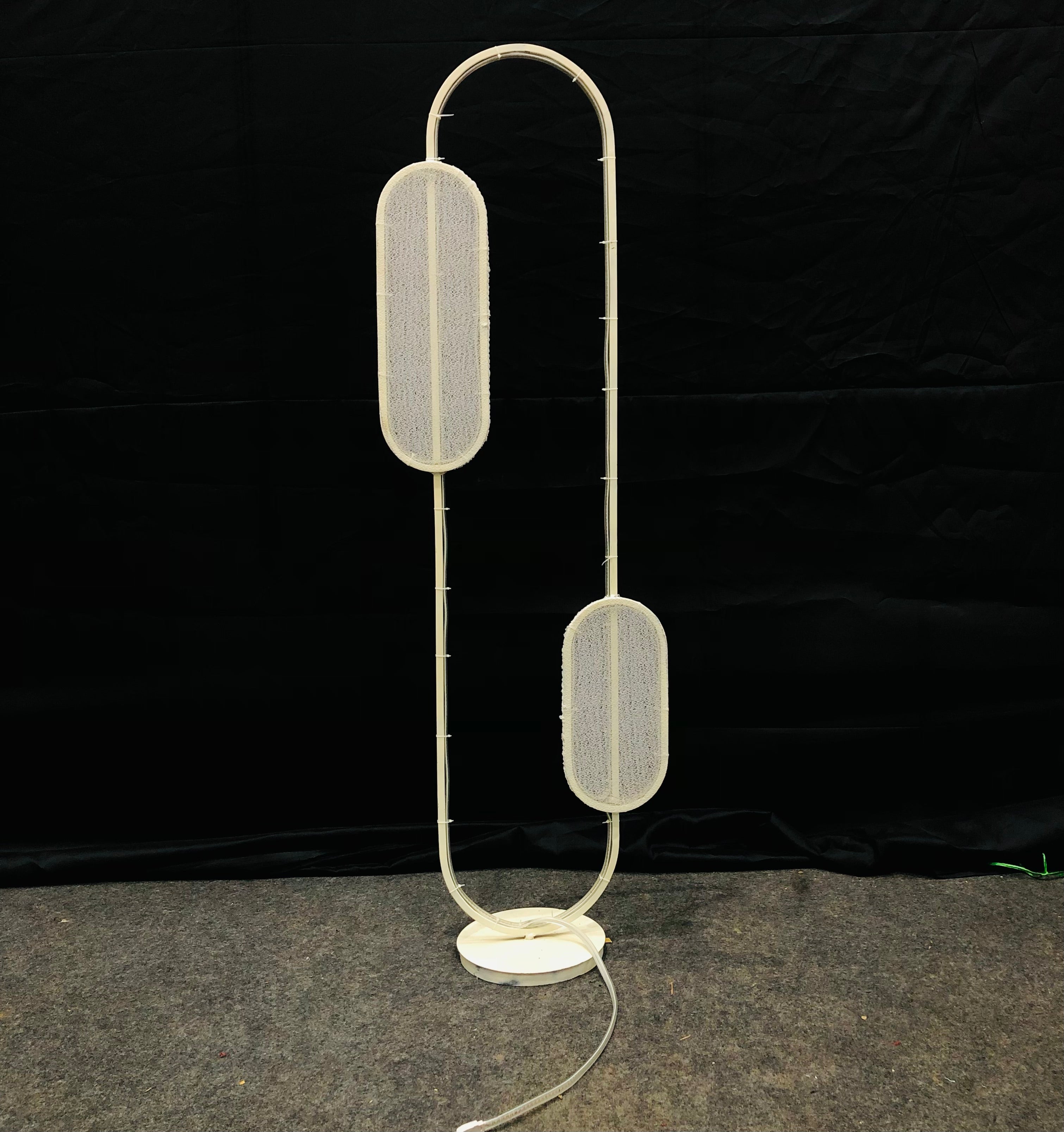 LED OVEL RING STAND SINGEL