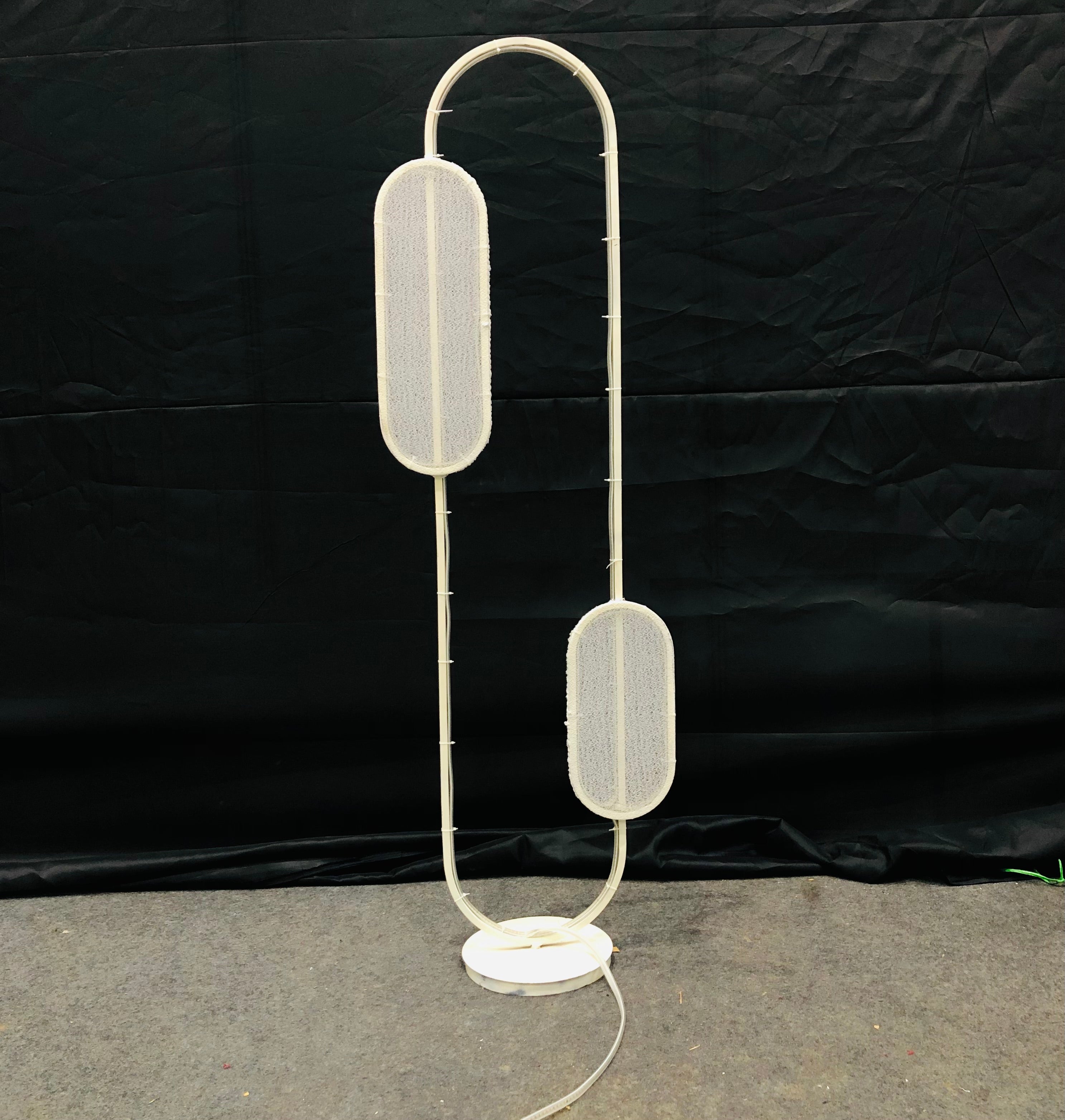 LED OVEL RING STAND SINGEL