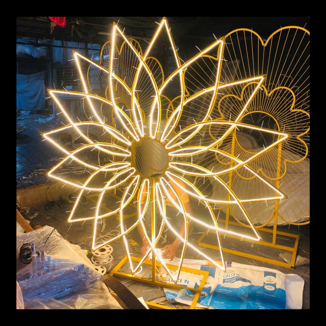 16 PETELS LED SUNFLOWER STAND