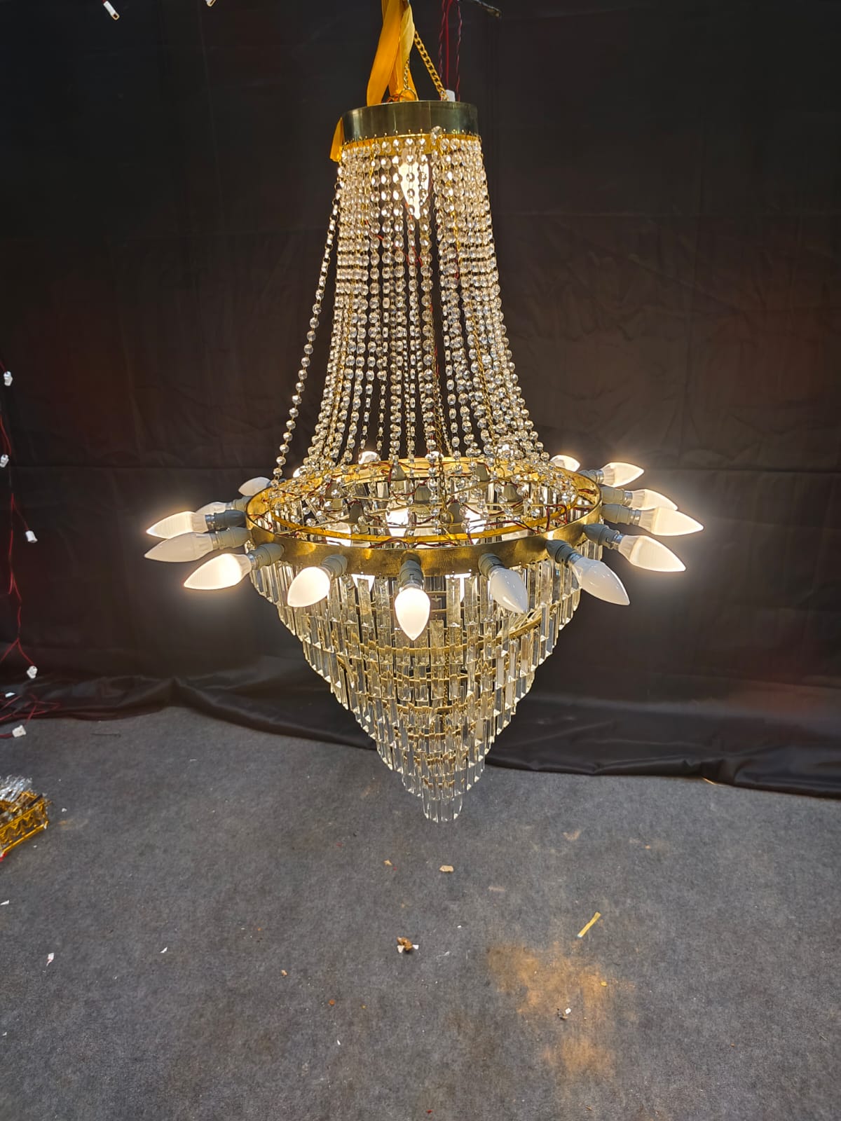 PATRI ROND WITH BULB RING CHANDELIER
